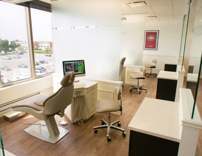 clinic cubicles with dentistry seats